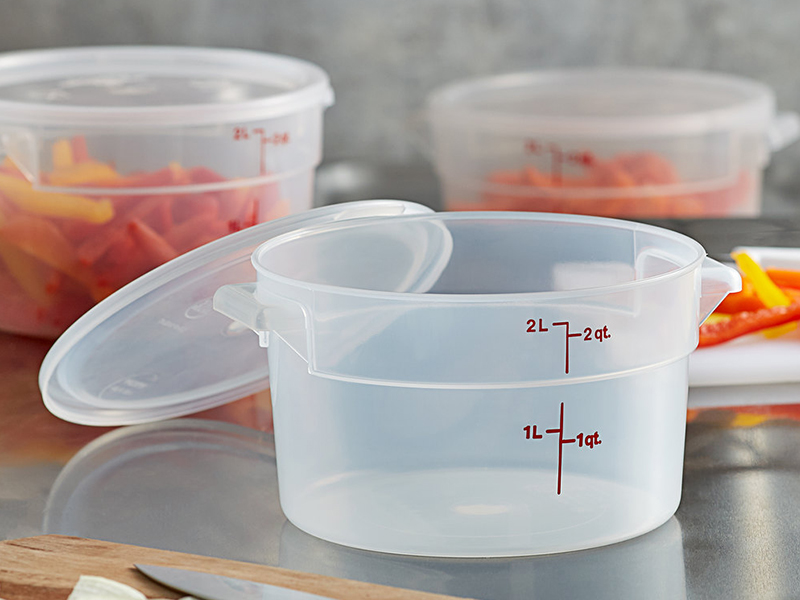 Cambro 2 Quart Clear Square Food Storage Containers with Lids, Set of 2